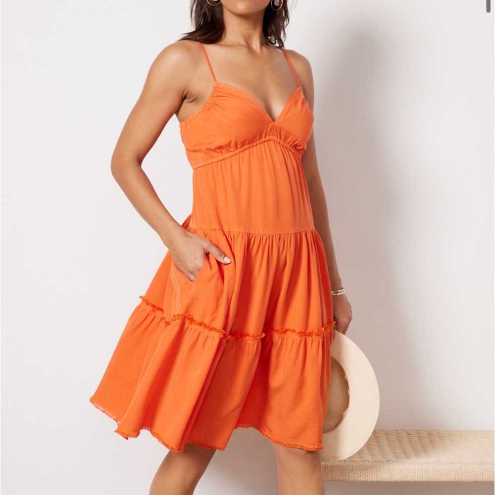 NWT Zaniah Dress from Kut from the Kloth. Size Medium. Color is tangerine.